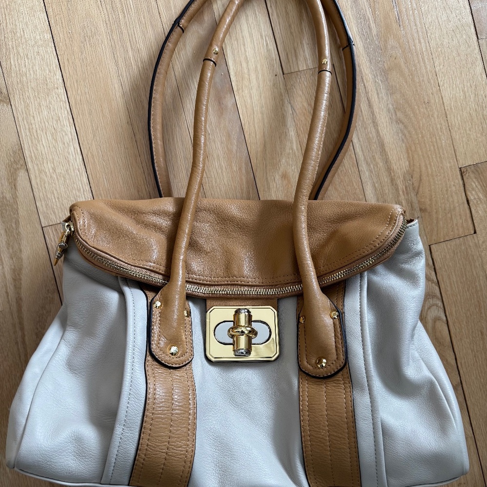 B Makowsky Leather Shoulder Purse  tan/ivory